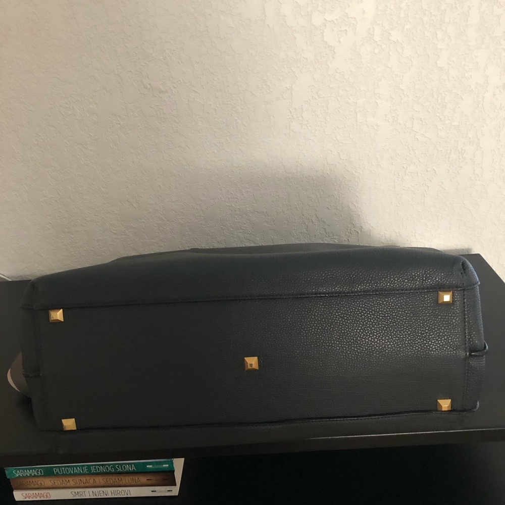 🌱MCM Large MILA Tote Phantom Gray 🌱 - Picture 6 of 8